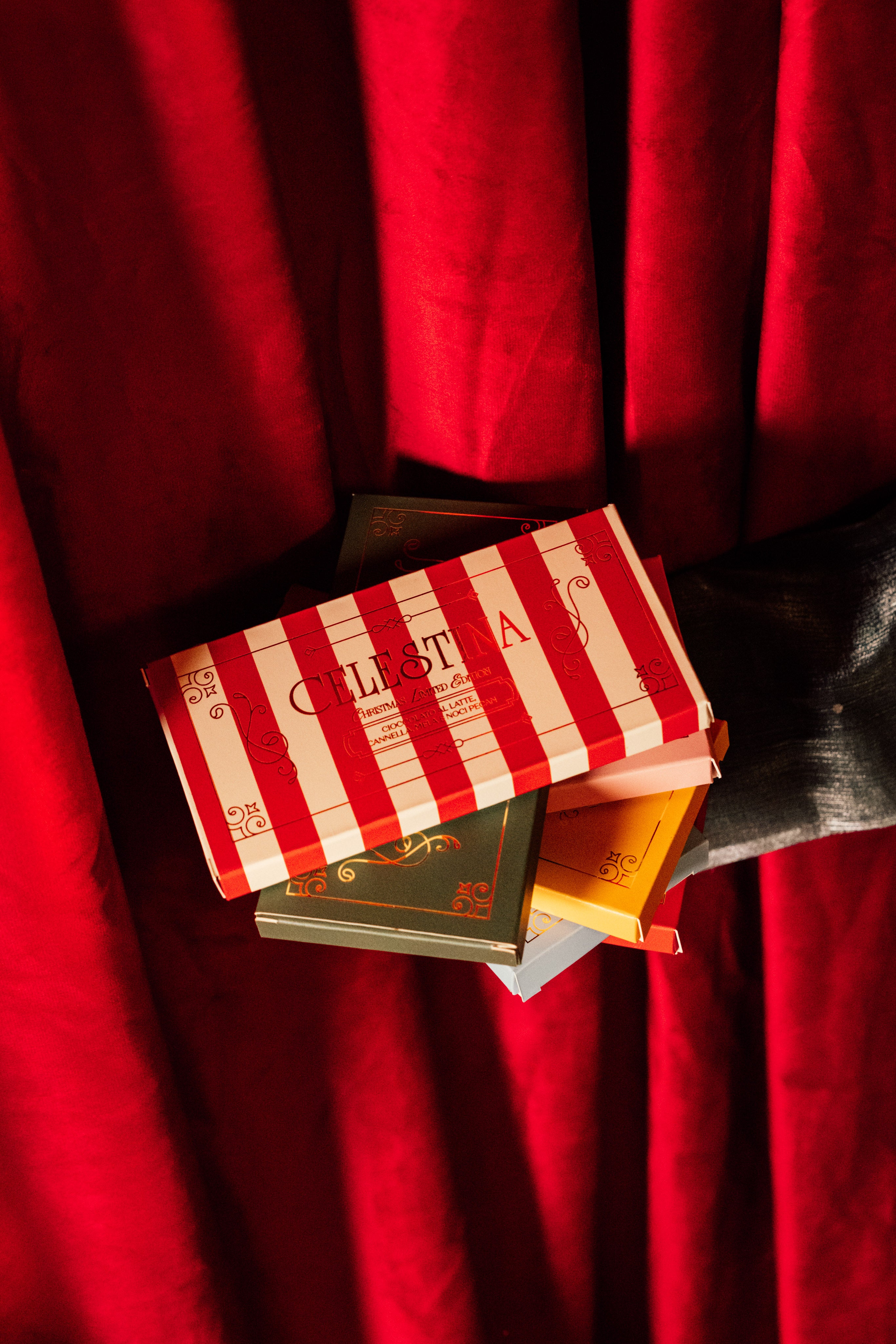 Cioccolato al Latte, Cannella, Mela e Noci Pecan